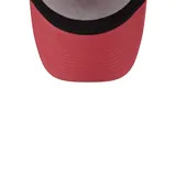 Gorra New Era 9FORTY de los New York Yankees, color rosa con logo bordado en blanco y visera curva.