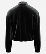 Campera bomber de terciopelo color verde oscuro, con cuello redondo, cierre frontal con botones metálicos, bolsillos laterales y mangas largas con puños elásticos.