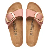 Sandalias Birkenstock modelo Madrid Big Buckle, color rosa viejo, con hebilla grande dorada y plantilla anatómica de corcho y látex.