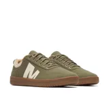 Zapatillas Merrell modelo Cygnet Canvas, color verde militar con una gran letra "M" blanca en el lateral y suela de goma marrón.