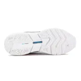 Championes de running Diadora modelo Mythos Blushield Volo 3 Glam, color gris con detalles en blanco y negro. Presentan una estructura de malla transpirable con refuerzos sintéticos, cordones blancos y suela con tecnología de amortiguación.