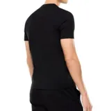 Remera negra de manga corta con cuello redondo. Presenta el logo de EA7 Emporio Armani en blanco en el pecho, con el texto 'EMPORIO ARMANI' debajo.