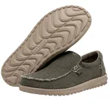 Zapatos Hey Dude Mikka Braided color marrón con capellada trenzada y suela beige.