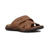 Sandalia casual de cuero color marrón caramelo para hombre, con diseño de tiras cruzadas y perforaciones decorativas. Cuenta con suela ergonómica y flexible.