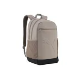 Mochila Puma Buzz de 28 litros, color negro, con compartimentos principales con cierre, bolsillo frontal con cierre, bolsillos laterales de red y logo de la marca en relieve.