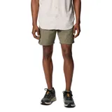 Short cargo de Columbia, color verde oliva, con cintura elástica y cinturón integrado. Cuenta con bolsillos laterales para las manos y bolsillos cargo con cierre de seguridad.