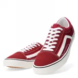 Championes urbanos Push Oradea, color rojo con detalles blancos, de caña baja, con cordones blancos y suela de goma blanca.