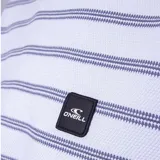 Remera de manga corta con cuello redondo, diseño a rayas horizontales en tonos beige y marrón oscuro, con parche de logo de la marca en el pecho.