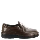 Mocasines de hombre Lombardino, confeccionados en cuero marrón con diseño de punta redondeada y elásticos laterales para un calce fácil. Presentan costuras reforzadas y suela de goma antideslizante.