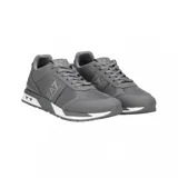 Championes urbanos Armani EA7, color negro con detalles en blanco en la suela y logo lateral. Diseño deportivo con combinación de materiales textiles y sintéticos.