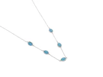 Collar de plata 925 con incrustaciones de pasta de turquesa de forma ovalada.