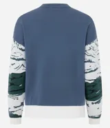 Suéter de punto jacquard de manga larga y cuello redondo con diseño invernal que incluye montañas, un teleférico rojo y un oso esquiando, con terminaciones caneladas en puños y ruedo.
