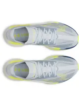Championes de running Under Armour U Velociti Elite 3, color gris claro con detalles en amarillo flúor y blanco. Incorporan placa de carbono integral, capellada de tejido Leno elástico y entresuela de espuma ligera y reactiva con tecnología HOVR+.