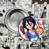 Pin metálico con ilustración de Ichigo Kurosaki en su forma Hollow.