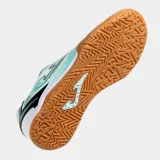 Championes Joma modelo Driw para fútbol sala, color celeste pálido con detalles en negro y turquesa. Presentan una suela de goma color caramelo y entresuela blanca con tecnología de protección.