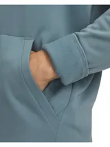 Buzo deportivo Under Armour Armour Fleece Graphic para hombre, color azul acero, con capucha ajustable con cordón, bolsillo tipo canguro y logo de la marca estampado en el pecho.
