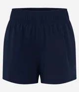 Bermuda deportiva Get Over modelo runner color beige, con cintura elástica, bajo redondeado y aberturas laterales. Cuenta con un pequeño bolsillo funcional trasero.