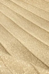 Vestido largo dorado de punto con mangas cortas con volantes, escote en V y cierre frontal con botones.