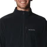 Campera Columbia de micropolar negro con cierre completo, bolsillos laterales con cierre y bolsillo en el pecho con cierre.