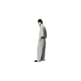 Pantalón de jogging gris claro Fear of God Essentials, corte flare y diseño de pernera ancha, con cintura elástica con cordón de ajuste extralargo y etiqueta de goma con el logo de la marca en la parte frontal.