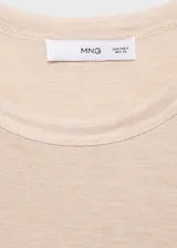 Camiseta de manga larga y cuello redondo, confeccionada en tejido de viscosa con elastano, de corte entallado y diseño básico.