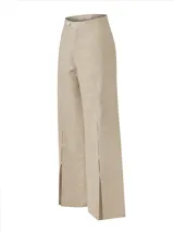 Pantalón de lino orgánico y viscosa color beige, de tiro medio y corte recto con aberturas frontales en el dobladillo inferior. Cuenta con cierre de botón y bolsillos laterales.