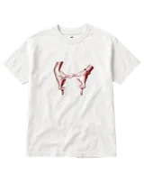 Remera blanca de algodón con estampado de dos manos en color rojo. Una de las manos sostiene un tornillo.