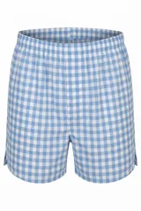 Pack de tres boxers de tela tipo tejido plano, con diseño a cuadros en tonos azules y blancos. Cuentan con cintura elástica y corte holgado.