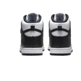 Championes Nike Dunk High Retro, de caña alta, color blanco y negro.
