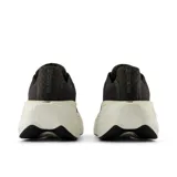 Championes de running New Balance modelo More MMORCD5, color negro con logo blanco, con entresuela Fresh Foam X.
