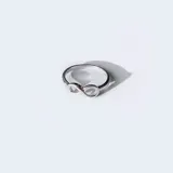 Anillo de plata 925 con diseño central de símbolo de infinito.