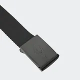 Cinturon Rip Curl Rando Webbing de lona color negro con hebilla metalica grabada con el logo de la marca.