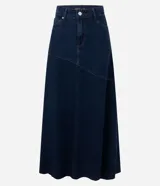 Pollera midi de tiro alto confeccionada en denim azul, con diseño de corte evasé, costuras con recortes curvos en el frente, bolsillos funcionales y cierre frontal con botón y cremallera.