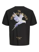 Remera negra de algodón con cuello redondo y manga corta. Estampado en la espalda con texto "Club Sportivo Nautico" y un dibujo de un ave.