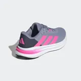 Championes de running Adidas Galaxy 7, color gris con tres franjas laterales en rosa vibrante y detalles en el talón y cuello en gris oscuro. Cuentan con mediasuela Cloudfoam blanca y detalles en rosa degradado.