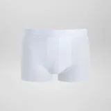 Pack de tres boxers blancos lisos con cintura elástica.
