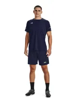 Short deportivo Under Armour Golazo 3.0 color azul marino, confeccionado en tejido ligero UA Tech™ que absorbe el sudor. Cuenta con cintura elástica con cordón interno, aberturas laterales en el bajo y logo de la marca estampado en blanco en la pierna izquierda.