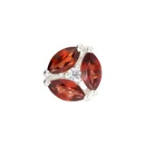 Aros de plata 925 con tres piedras granate y un topacio blanco central.