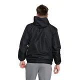 Campera deportiva Umbro color negro, con capucha, cierre frontal completo y bolsillo horizontal con cierre en el pecho. Presenta logo de la marca estampado en blanco en el frente.