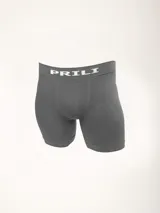 Boxer largo gris de microfibra sin costuras, con elástico en la cintura y logo Prili en blanco.