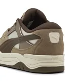 Championes Puma 180 color beige y marrón con detalles en blanco.