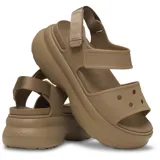 Sandalias Crocs modelo Soho, color marrón, con plataforma alta, plantilla LiteRide™, parte superior de TPU con orificios para dijes Jibbitz y tiras ajustables.