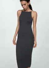 Vestido midi de algodón color gris oscuro, con cuello halter y tirantes finos.