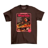 Remera marrón de manga corta con estampa frontal inspirada en la novela La Guerra de los Mundos de H.G. Wells, con diseño de trípodes alienígenas y texto temático.