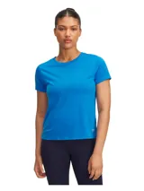 Remera deportiva Under Armour de manga corta, color azul brillante, con cuello redondo y logo pequeño en la parte inferior. Confeccionada en tejido técnico ligero, transpirable y de secado rápido.