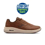 Championes Joma Rayan Men color marrón con detalles en marrón oscuro y suela beige. Capellada de cuero sintético con perforaciones VTS para ventilación. Plantilla Memory Foam de EVA termoconformada y mediasuela de phylon de alta densidad. Suela de caucho Durability antideslizante con tecnología Slip Resistant.