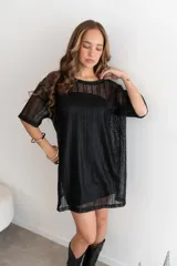 Remerón de viscosa color beige con textura tipo waffle.