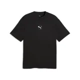 Remera Puma Sport Relax de manga corta y cuello redondo, color negro, con pequeño logo circular estampado en el centro del pecho.