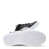 Championes urbanos Puma modelo Park Lifestyle Easy, color negro con detalles en blanco. Presentan un diseño de corte bajo con cordones anchos, suela de goma blanca y el logo de la marca en el lateral y la lengüeta.