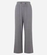 Pantalón wide leg de chenille color gris, con cintura elástica, trabillas para cinturón y flecos verticales.